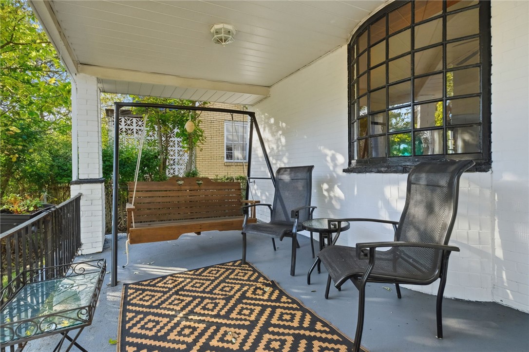 1117 James St