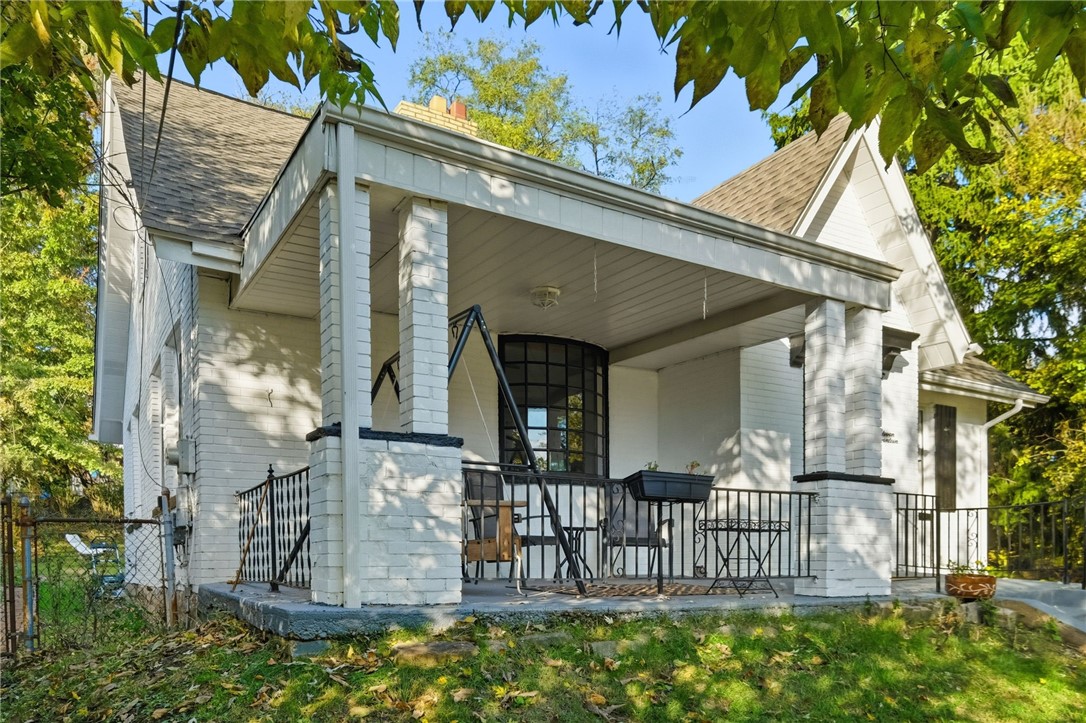 1117 James St