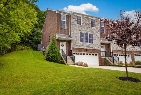 Townhouse For Sale - 2335 Old Greentree Rd Rd<br/> Scott Twp, PA 15106