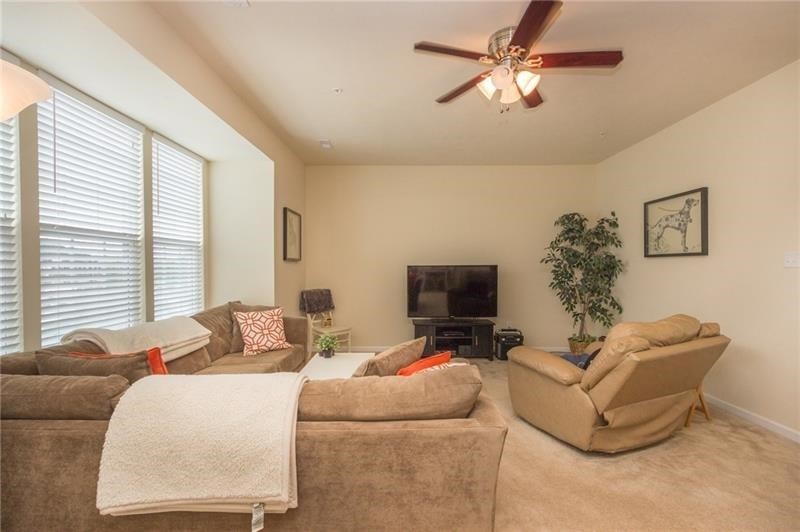 627 Edison Dr