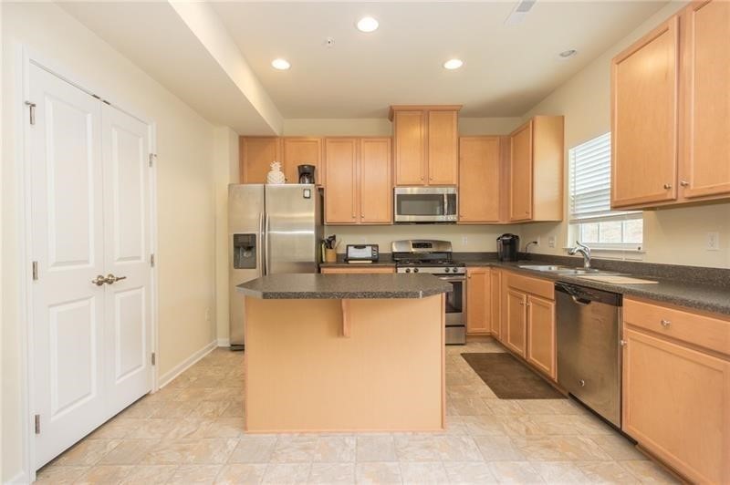 627 Edison Dr