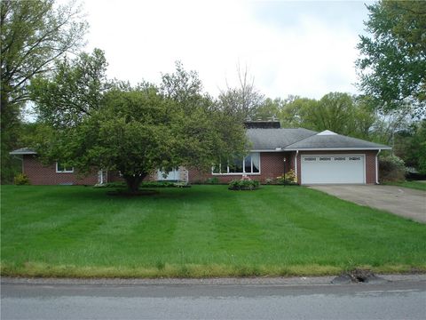 Photo of 16 Winter Rd, New Castle, PA 16101 (MLS # 1752877)