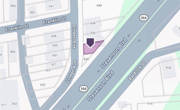 630 LINDEN AVE, NEW KENSINGTON, PA 15068 - Image e7dc2a4fb99e6146865deb5aa86f0d2a/2364820405