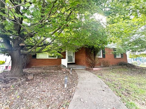 Photo of 200 Cypress Hill Dr, Pittsburgh, PA 15235 (MLS # 1723983)