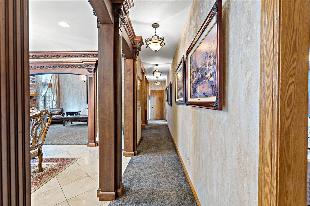 10 Briarwood Ln