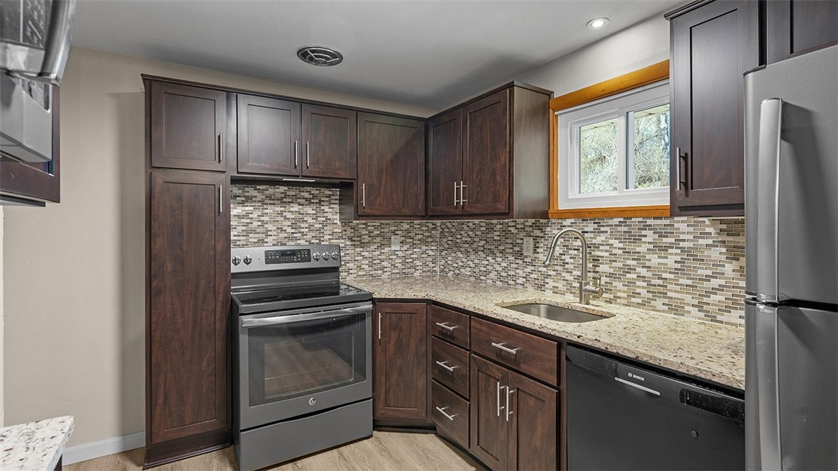 49 Finley Ave, Finleyville, Pennsylvania image 13