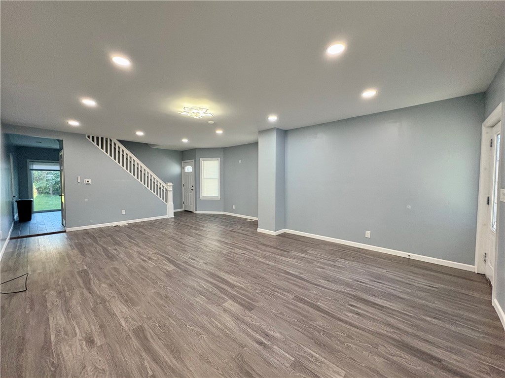 Ambridge, Pennsylvania 15003, United States, 3 Bedrooms Bedrooms, ,2 BathroomsBathrooms,Residential,Active,227609