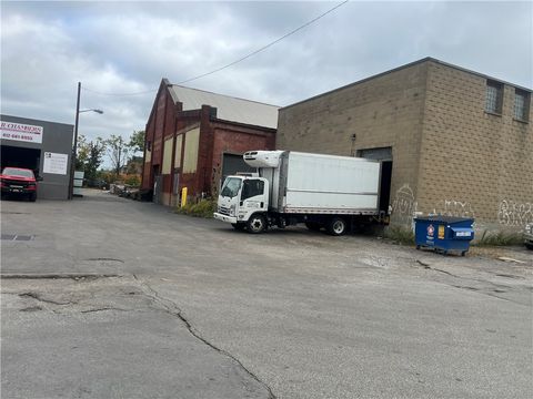 Photo of 3509 Smallman St, Pittsburgh, PA 15201 (MLS # 1727257)