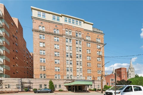 Photo of 144 N Dithridge Street Unit 307, Pittsburgh, PA 15213 (MLS # 1762609)