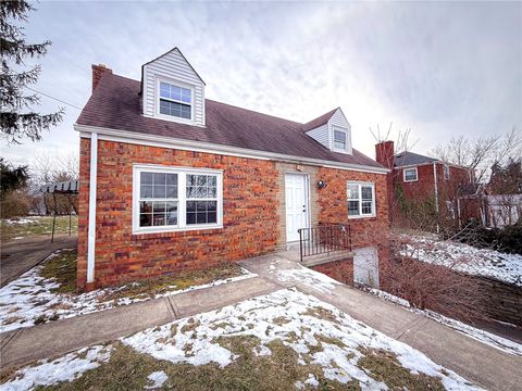 Photo of 1529 Bower Hill Rd, Pittsburgh, PA 15243 (MLS # 1733022)