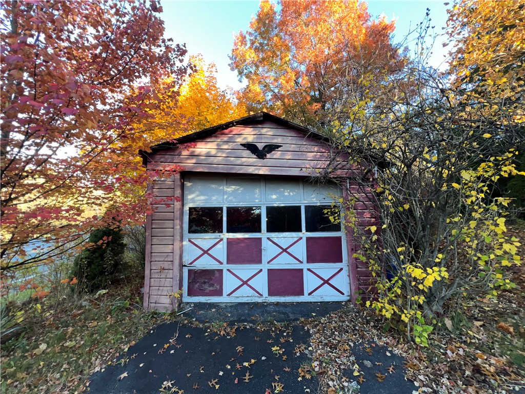 3203 Clay Pike St Pike, Hyde Park, Pennsylvania image 2