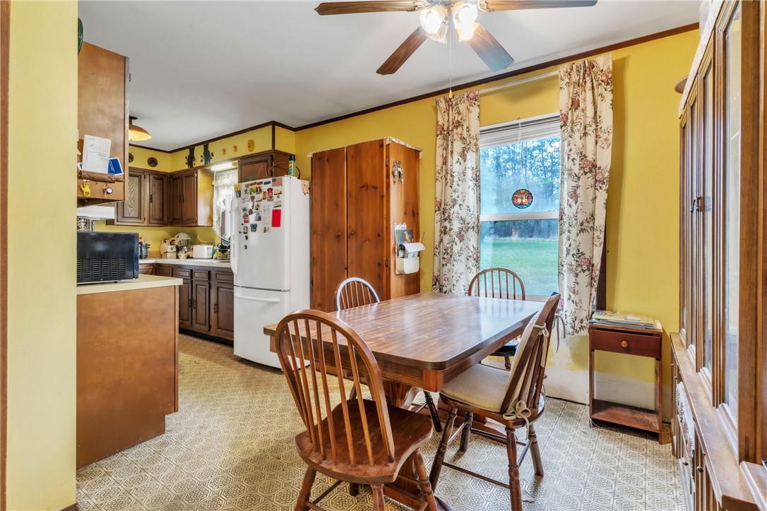 Clay Twp, Pennsylvania 16001, United States, 3 Bedrooms Bedrooms, ,2 BathroomsBathrooms,Residential,Pending,100980
