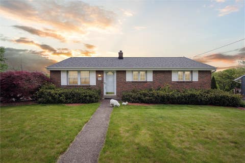 Photo for 53 Maplewood Ct