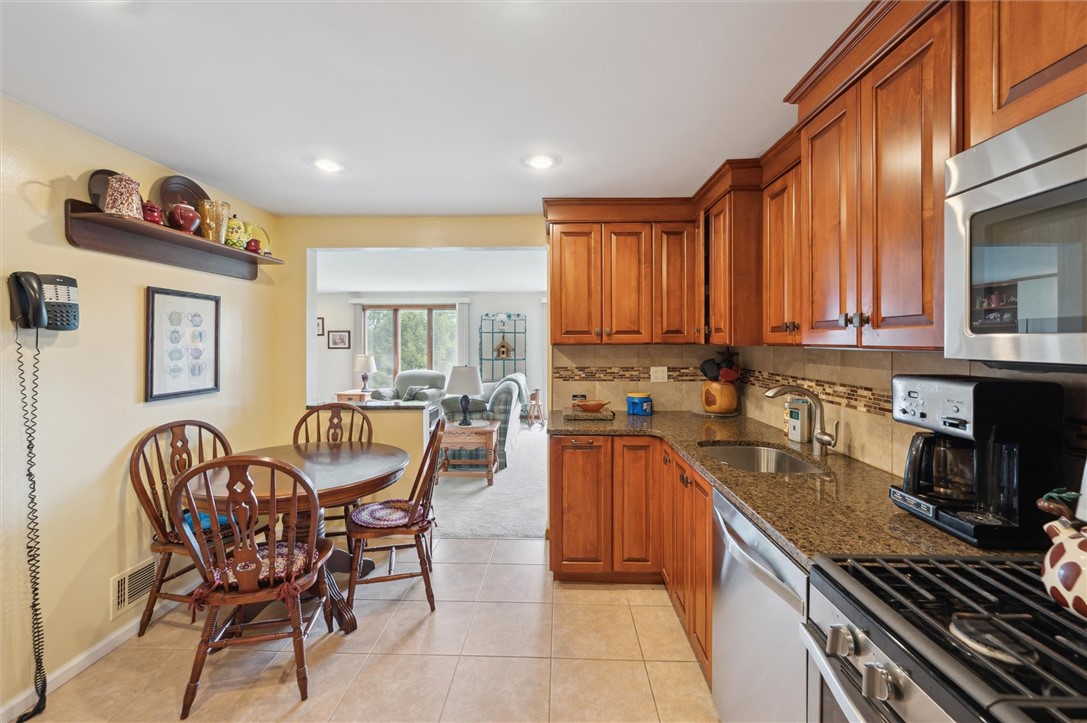 53 Maplewood Ct Ct, Delmont, Pennsylvania image 6