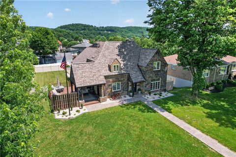Photo of 904 N Water St, Kittanning, PA 16201 (MLS # 1758703)