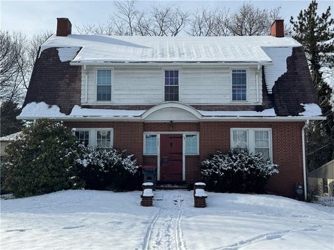 Photo of 509 N Jefferson St, New Castle, PA 16101 (MLS # 1733843)