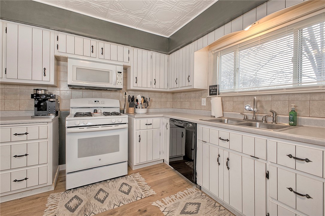 637 Armbrust Hecla Road