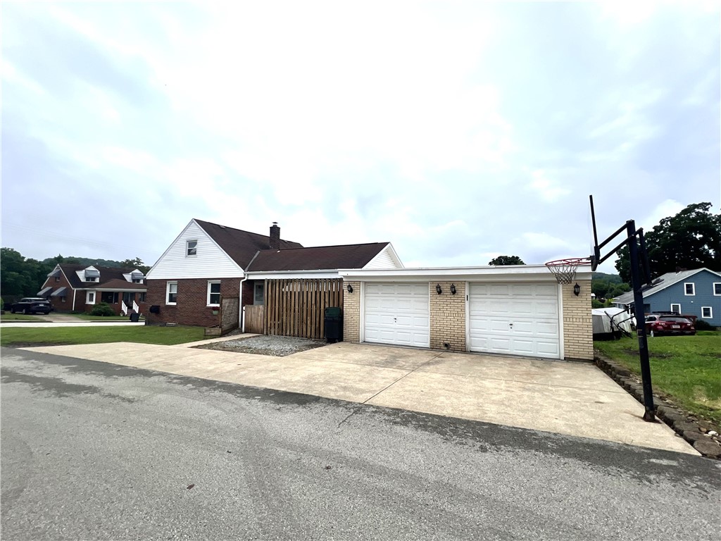 302 Owens Ave
