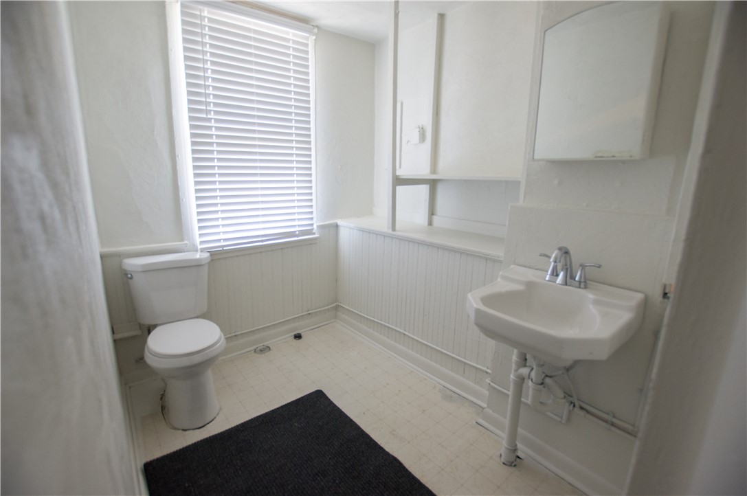 Carrick, Pennsylvania 15210, United States, 4 Bedrooms Bedrooms, ,3 BathroomsBathrooms,Residential,Contingent,108051