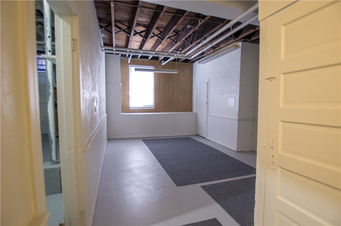 Carrick, Pennsylvania 15210, United States, 4 Bedrooms Bedrooms, ,3 BathroomsBathrooms,Residential,Contingent,108051