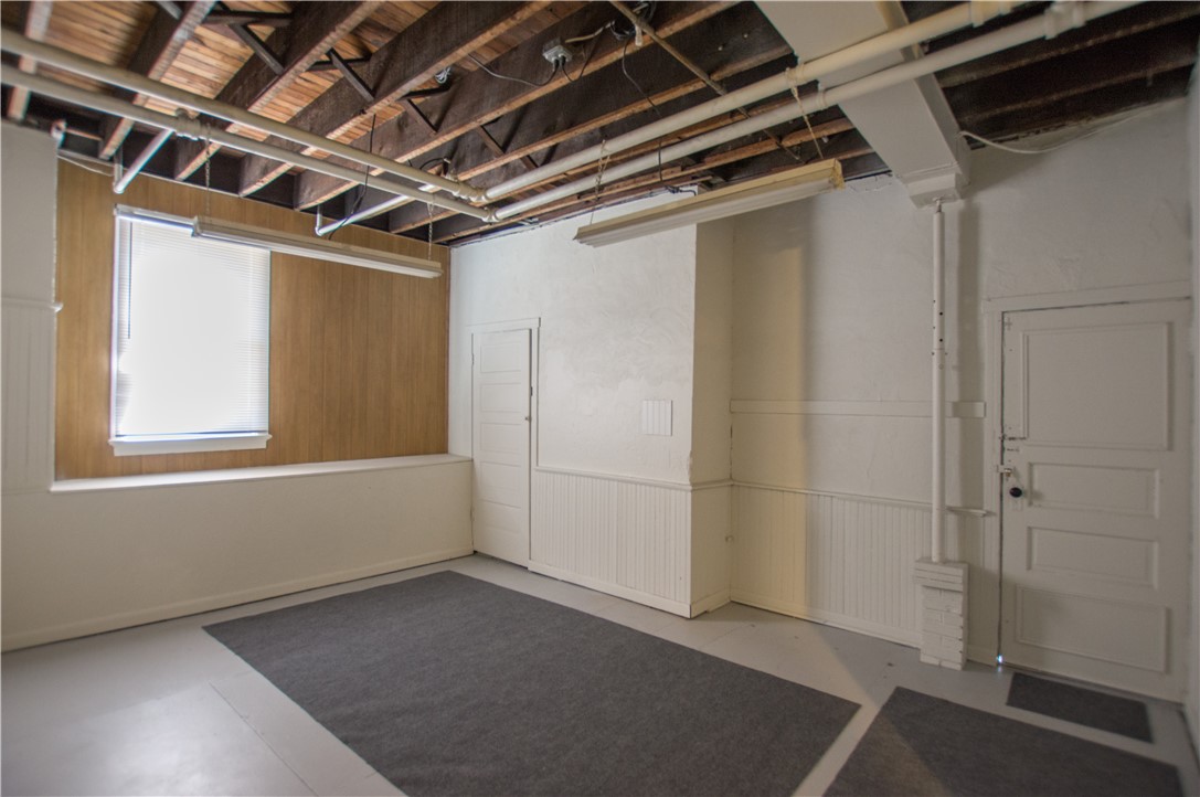 Carrick, Pennsylvania 15210, United States, 4 Bedrooms Bedrooms, ,3 BathroomsBathrooms,Residential,Contingent,108051