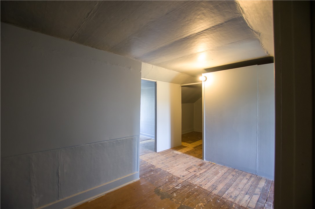 Carrick, Pennsylvania 15210, United States, 4 Bedrooms Bedrooms, ,3 BathroomsBathrooms,Residential,Contingent,108051