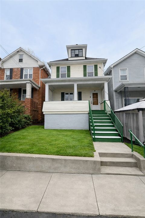 Photo of 410 W 8th Ave, Tarentum, PA 15084 (MLS # 1742581)