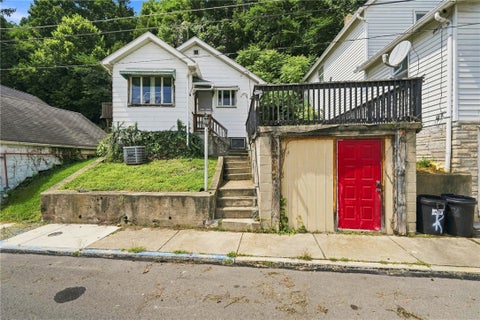 Homes For Sale - 224 Quay St St<br/> Westmoreland County, East Vandergrift, PA 15629
