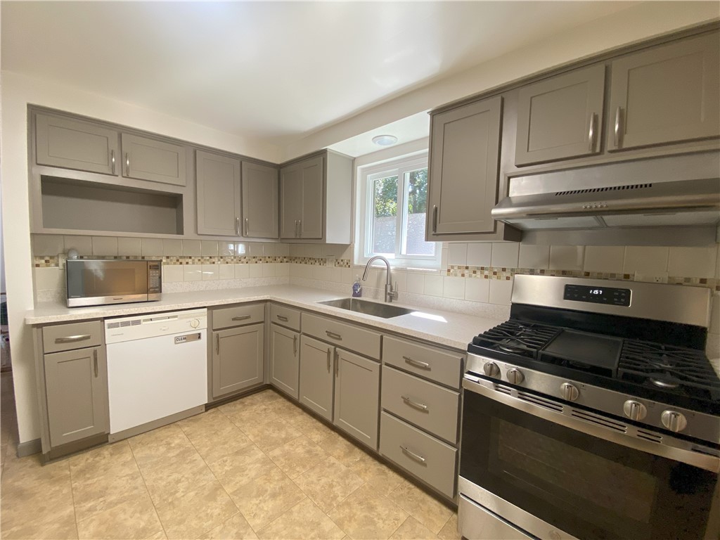 Plum Boro, Pennsylvania 15239, United States, 3 Bedrooms Bedrooms, ,3 BathroomsBathrooms,Residential,Active,86661