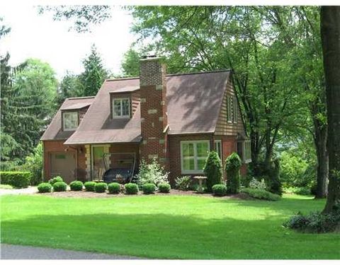 Photo of 4031 Circle Dr, Bakerstown, PA 15007 (MLS # 1724387)