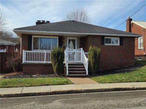 Photo of 206 8th Ave, Butler, PA 16001 (MLS # 1736304)