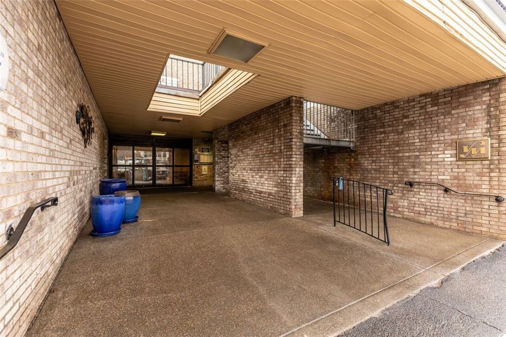 Photo of 2160 Greentree Rd #405W, Pittsburgh, PA 15220 (MLS # 1749486)
