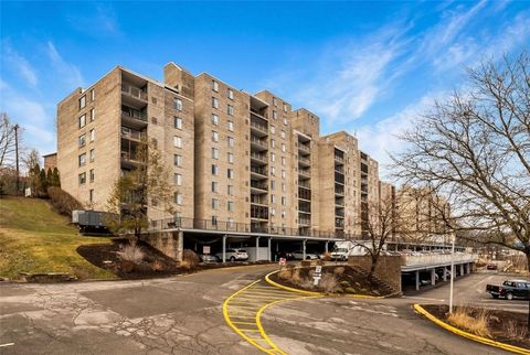 Photo of 2160 Greentree Rd #405W, Pittsburgh, PA 15220 (MLS # 1749486)