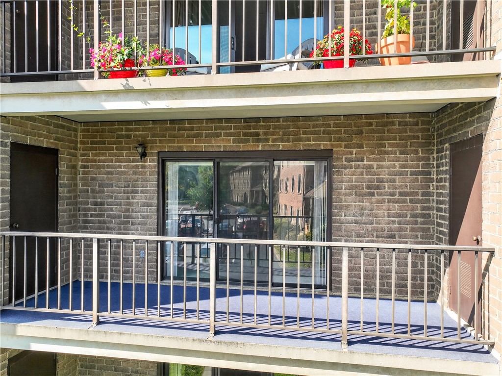 Wilkinsburg, Pennsylvania 15221, United States, 2 Bedrooms Bedrooms, ,2 BathroomsBathrooms,Residential,Pending,222184