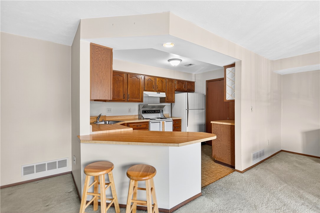 Wilkinsburg, Pennsylvania 15221, United States, 2 Bedrooms Bedrooms, ,2 BathroomsBathrooms,Residential,Pending,222184