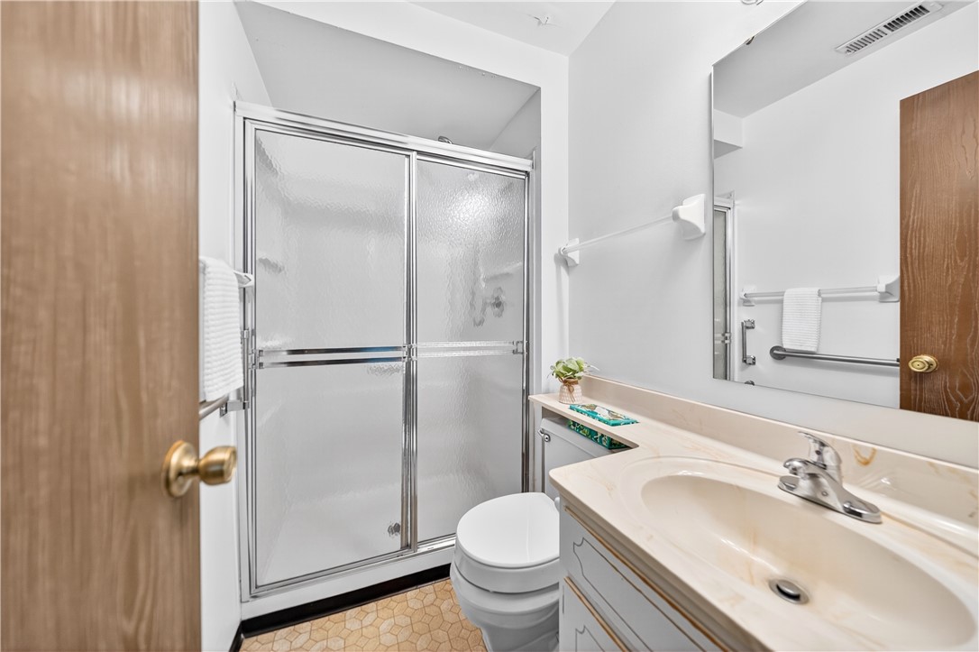 Wilkinsburg, Pennsylvania 15221, United States, 2 Bedrooms Bedrooms, ,2 BathroomsBathrooms,Residential,Pending,222184