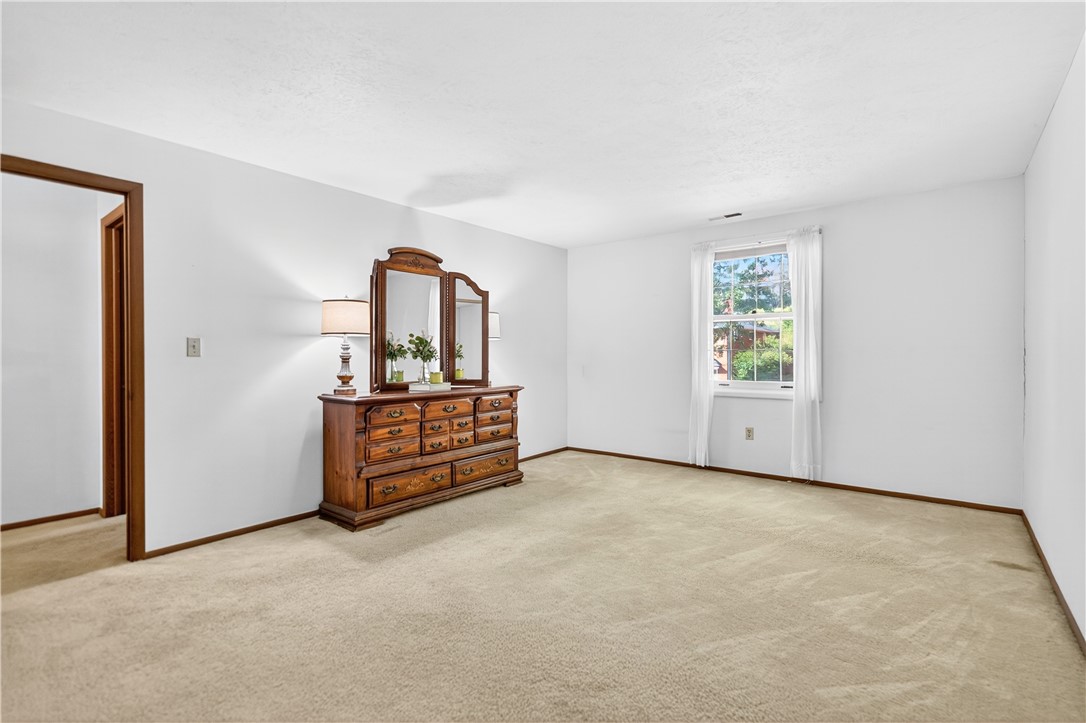 Wilkinsburg, Pennsylvania 15221, United States, 2 Bedrooms Bedrooms, ,2 BathroomsBathrooms,Residential,Pending,222184