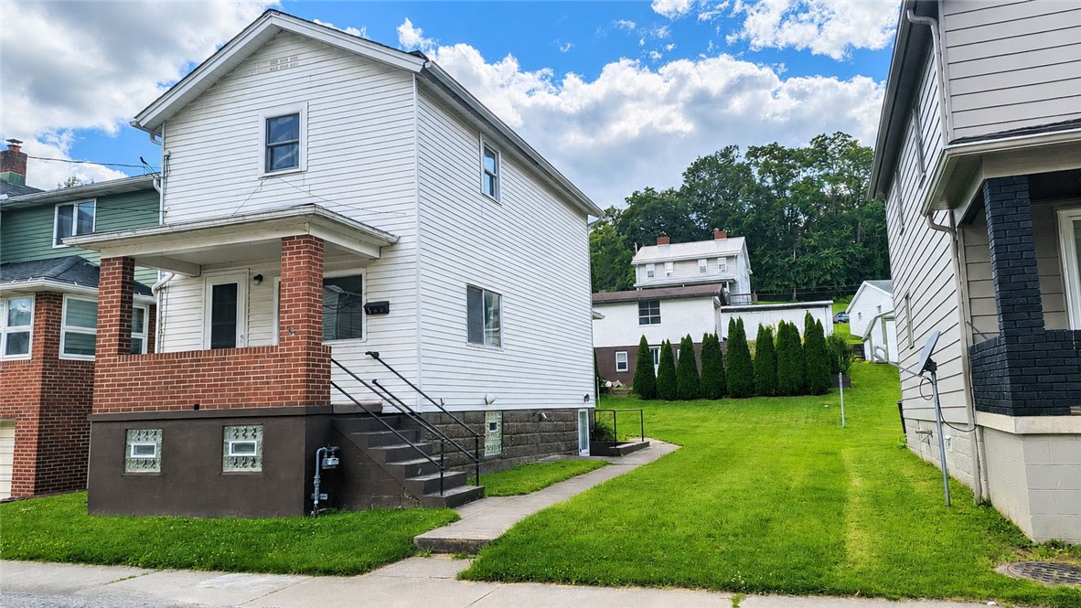 Photo 1 of 17 — 50 Zeller St, Hempfield Twp, PA 15601