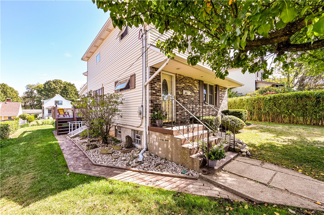 Jeannette, Pennsylvania 15644, United States, 3 Bedrooms Bedrooms, ,3 BathroomsBathrooms,Residential,Pending,212615