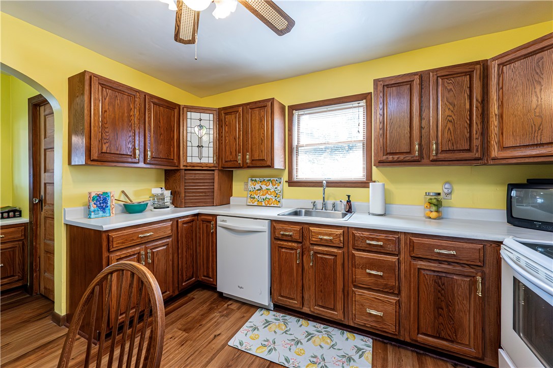 Jeannette, Pennsylvania 15644, United States, 3 Bedrooms Bedrooms, ,3 BathroomsBathrooms,Residential,Pending,212615