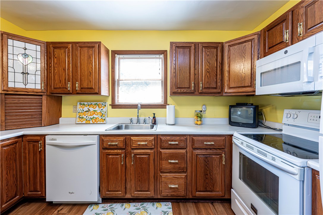 Jeannette, Pennsylvania 15644, United States, 3 Bedrooms Bedrooms, ,3 BathroomsBathrooms,Residential,Pending,212615