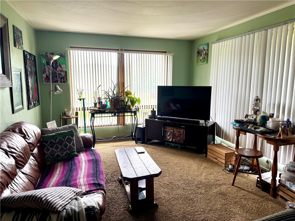 E Butler Boro, Pennsylvania 16029, United States, 9 Bedrooms Bedrooms, ,5 BathroomsBathrooms,Residential,Active,129591