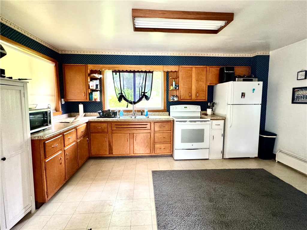 E Butler Boro, Pennsylvania 16029, United States, 9 Bedrooms Bedrooms, ,5 BathroomsBathrooms,Residential,Active,129591