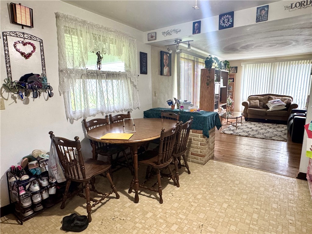 E Butler Boro, Pennsylvania 16029, United States, 9 Bedrooms Bedrooms, ,5 BathroomsBathrooms,Residential,Active,129591