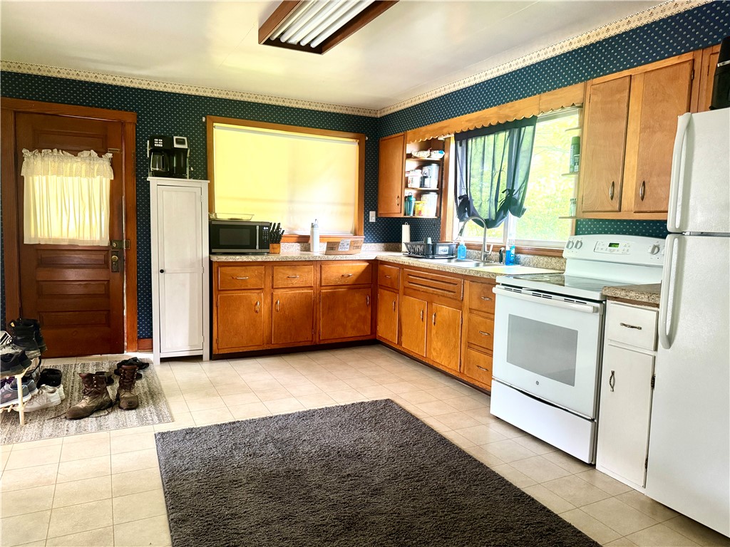 E Butler Boro, Pennsylvania 16029, United States, 9 Bedrooms Bedrooms, ,5 BathroomsBathrooms,Residential,Active,129591