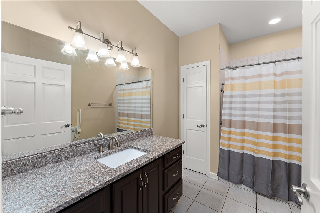 Cranberry Twp, Pennsylvania 16066, United States, 4 Bedrooms Bedrooms, ,4 BathroomsBathrooms,Residential,Pending,105005