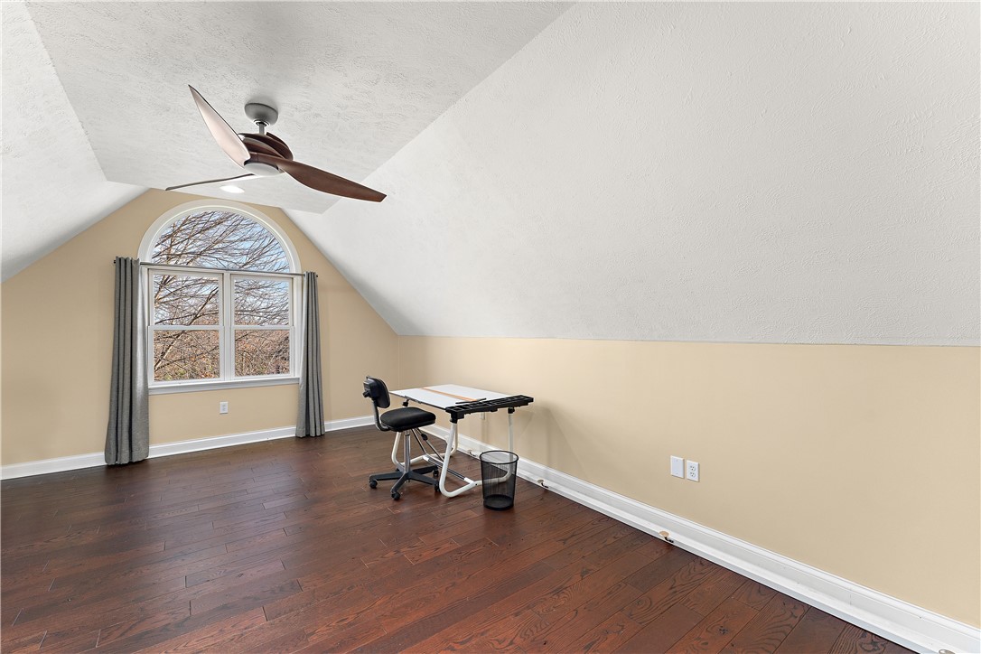 Cranberry Twp, Pennsylvania 16066, United States, 4 Bedrooms Bedrooms, ,4 BathroomsBathrooms,Residential,Pending,105005