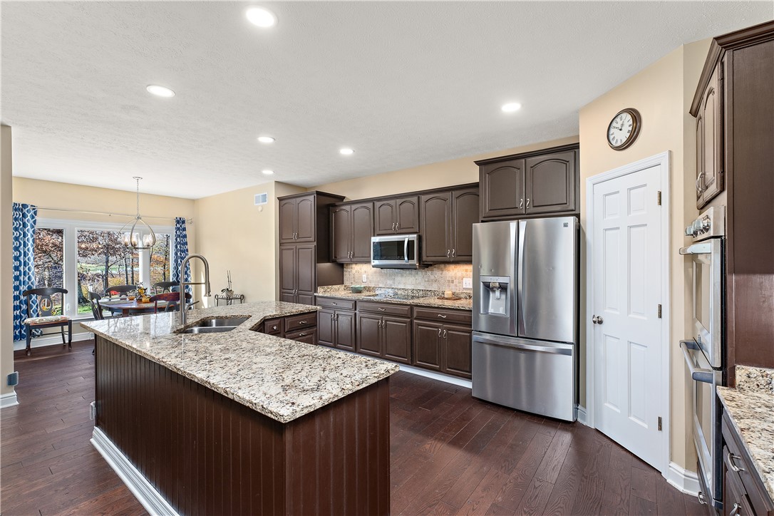 Cranberry Twp, Pennsylvania 16066, United States, 4 Bedrooms Bedrooms, ,4 BathroomsBathrooms,Residential,Pending,105005