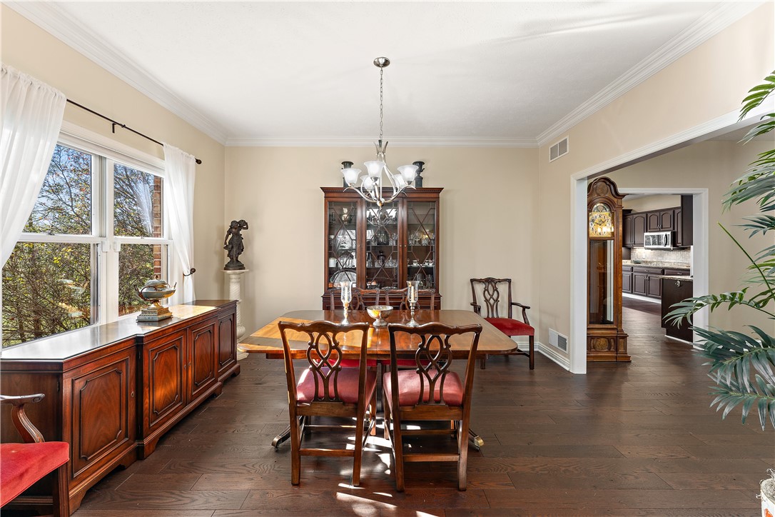 Cranberry Twp, Pennsylvania 16066, United States, 4 Bedrooms Bedrooms, ,4 BathroomsBathrooms,Residential,Pending,105005