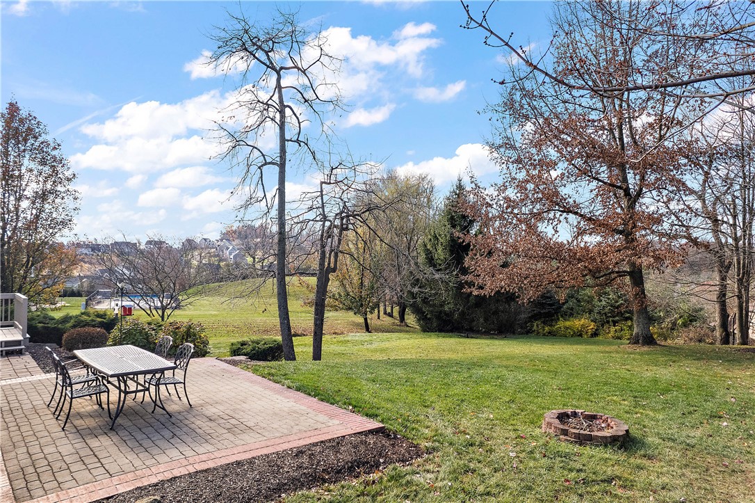 Cranberry Twp, Pennsylvania 16066, United States, 4 Bedrooms Bedrooms, ,4 BathroomsBathrooms,Residential,Pending,105005